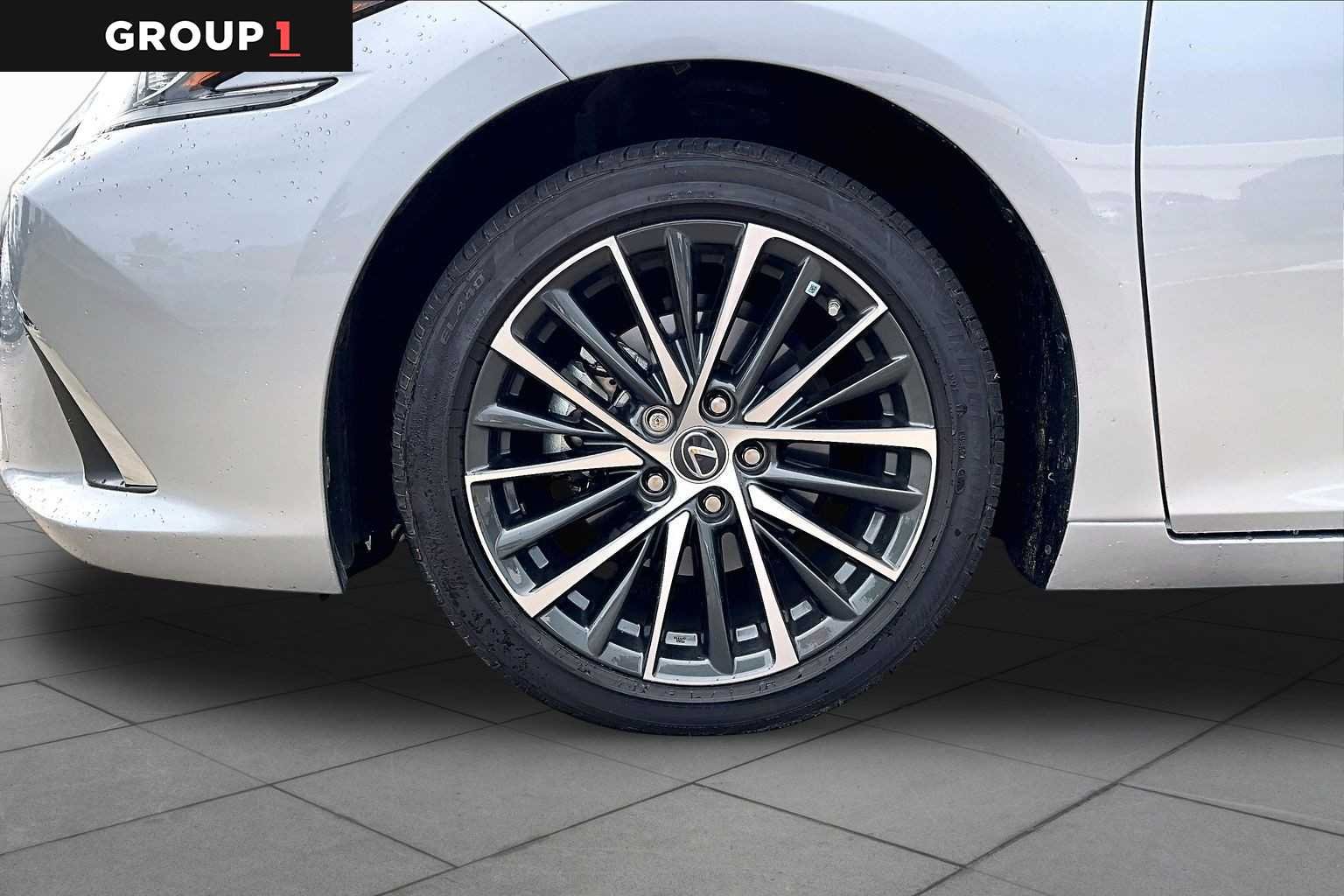 Used 2025 Iridium Lexus  image 9