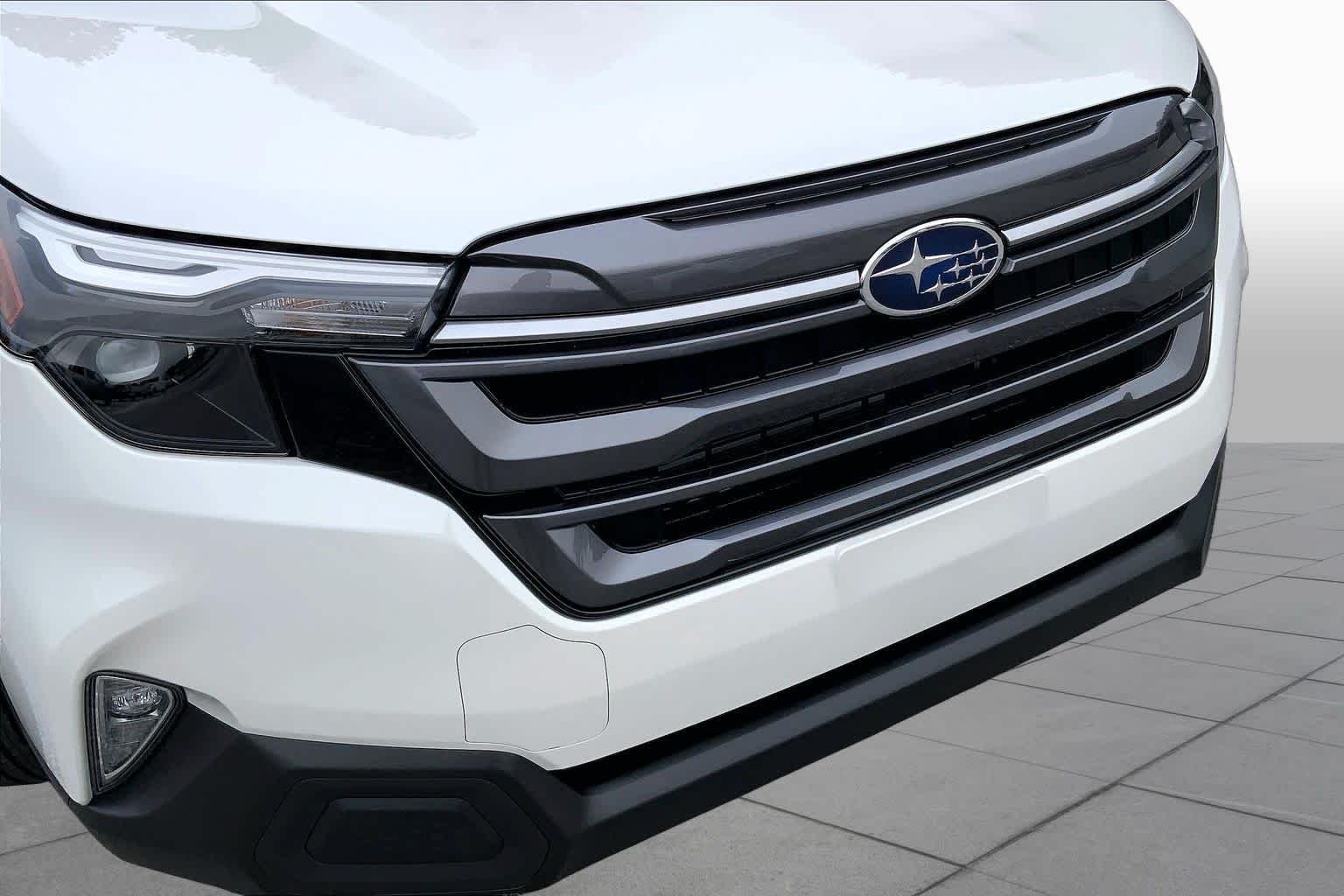 Used 2025 Crystal White Pearl Subaru Premium Hybrid image 27