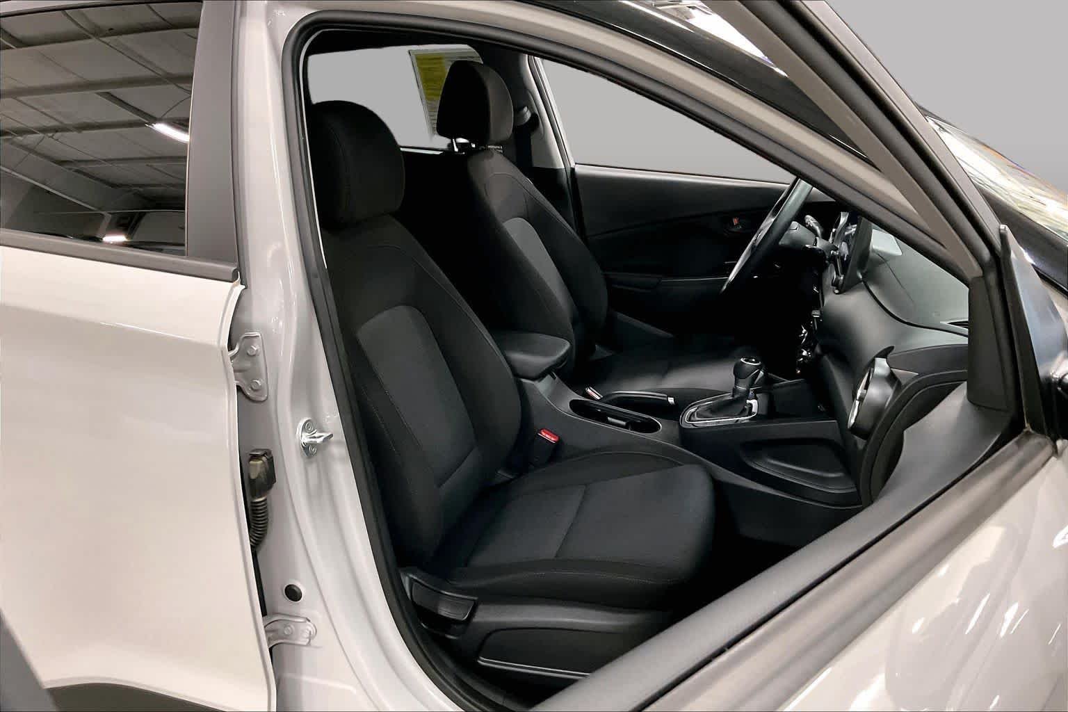 Used 2022 Cyber Silver w/Black Roof Hyundai SEL image 9