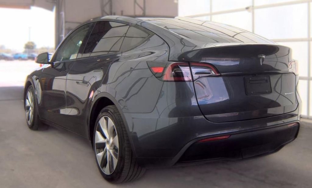 Used 2021 Silver Tesla Long Range image 4