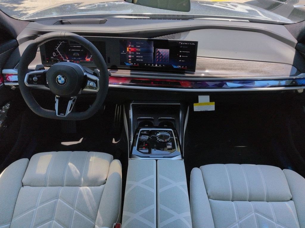 New 2026 Oxide Grey Metallic BMW 760i xDrive image 15