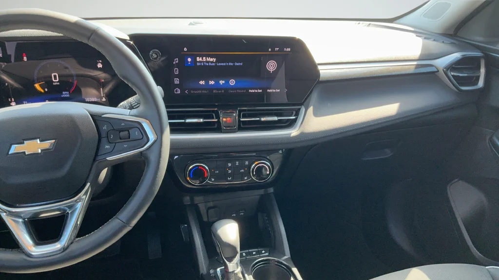 Used 2026 White Chevrolet LT image 8