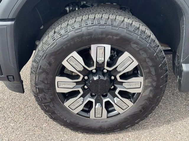 Certified Used 2025 Onyx Black GMC Denali image 10