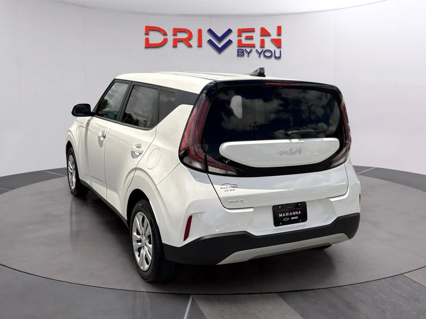 Used 2023 Snow White Pearl Kia LX image 3