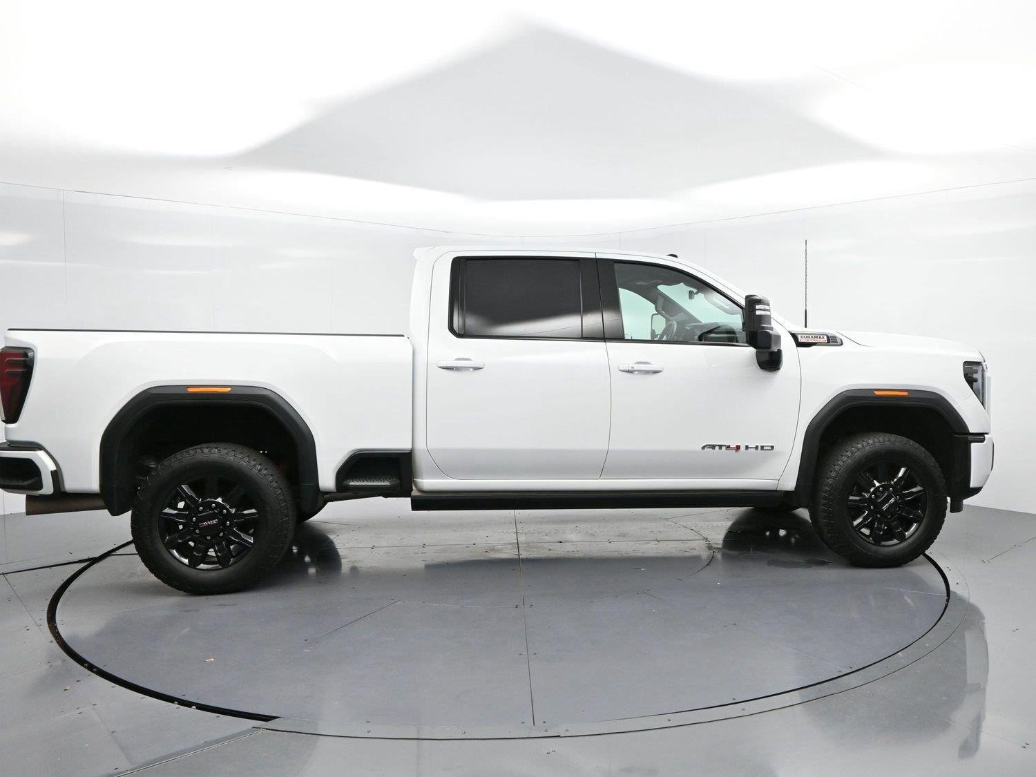 Used 2024 Summit White GMC AT4 image 8