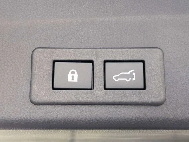 Used 2024 Crystal White P Subaru Limited image 12