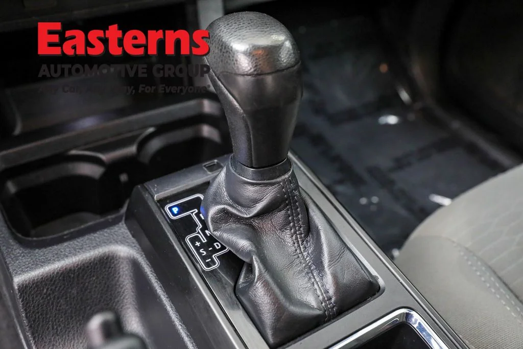 Used 2019 White Toyota SR image 13