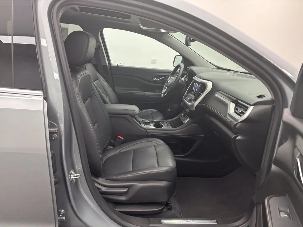 Used 2023 Silver GMC SLT image 33