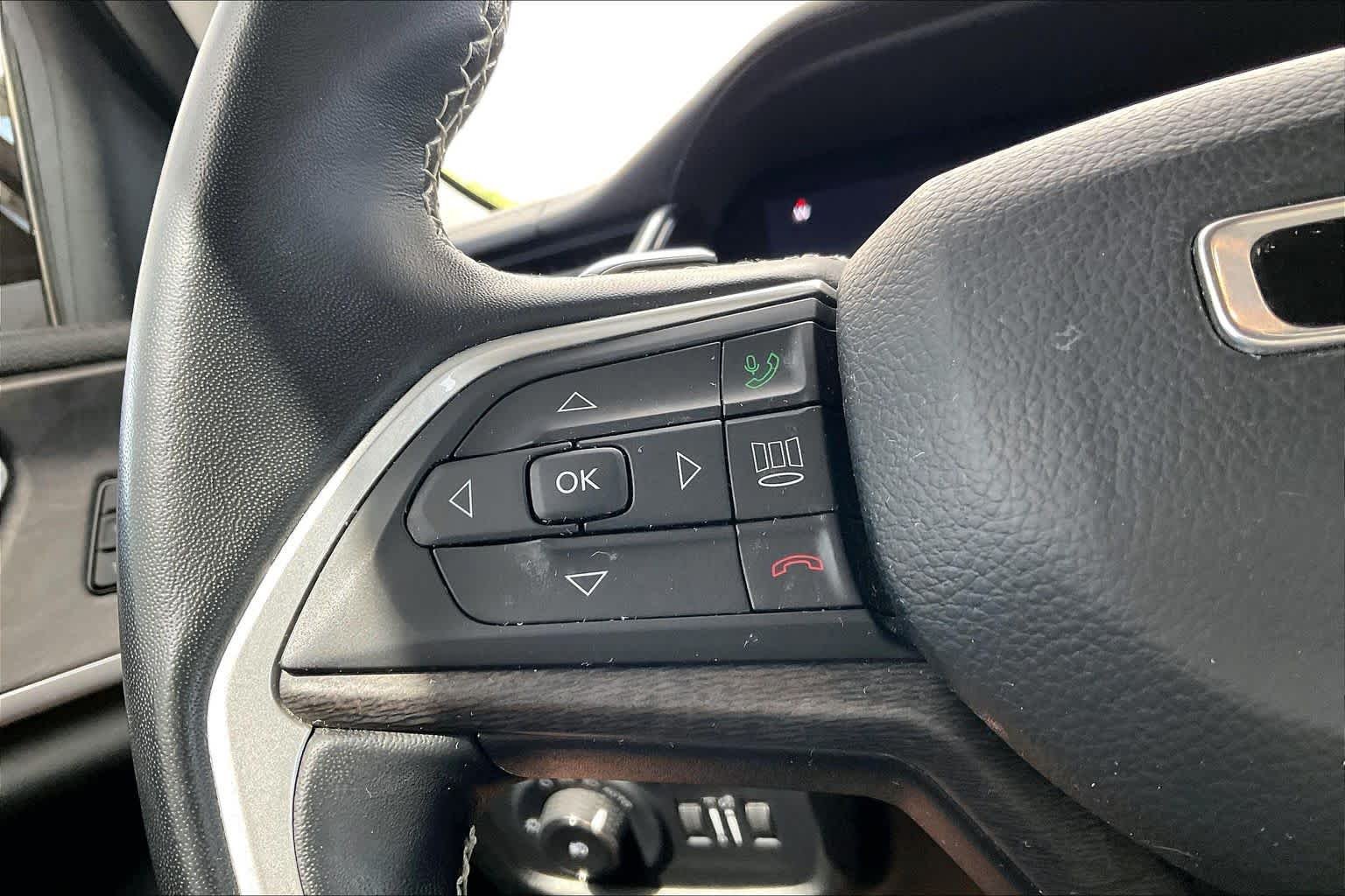 Used 2022 Velvet Red Pearlcoat Jeep Limited image 24