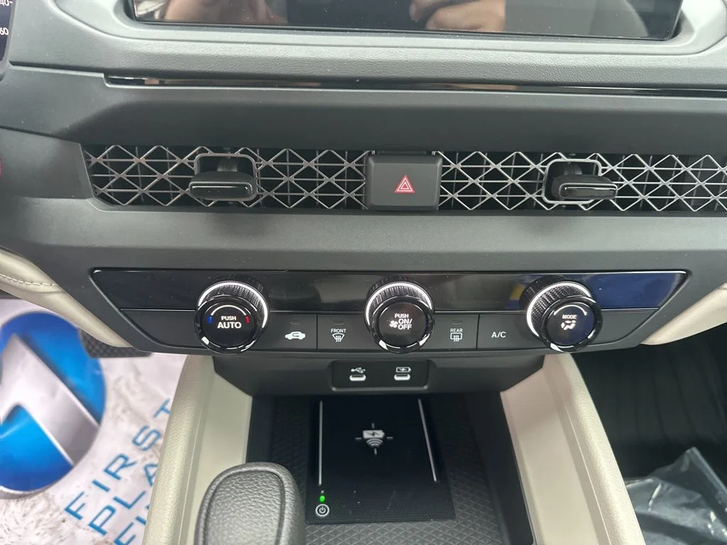 New 2026 Platinum White Pearl Honda LX image 29