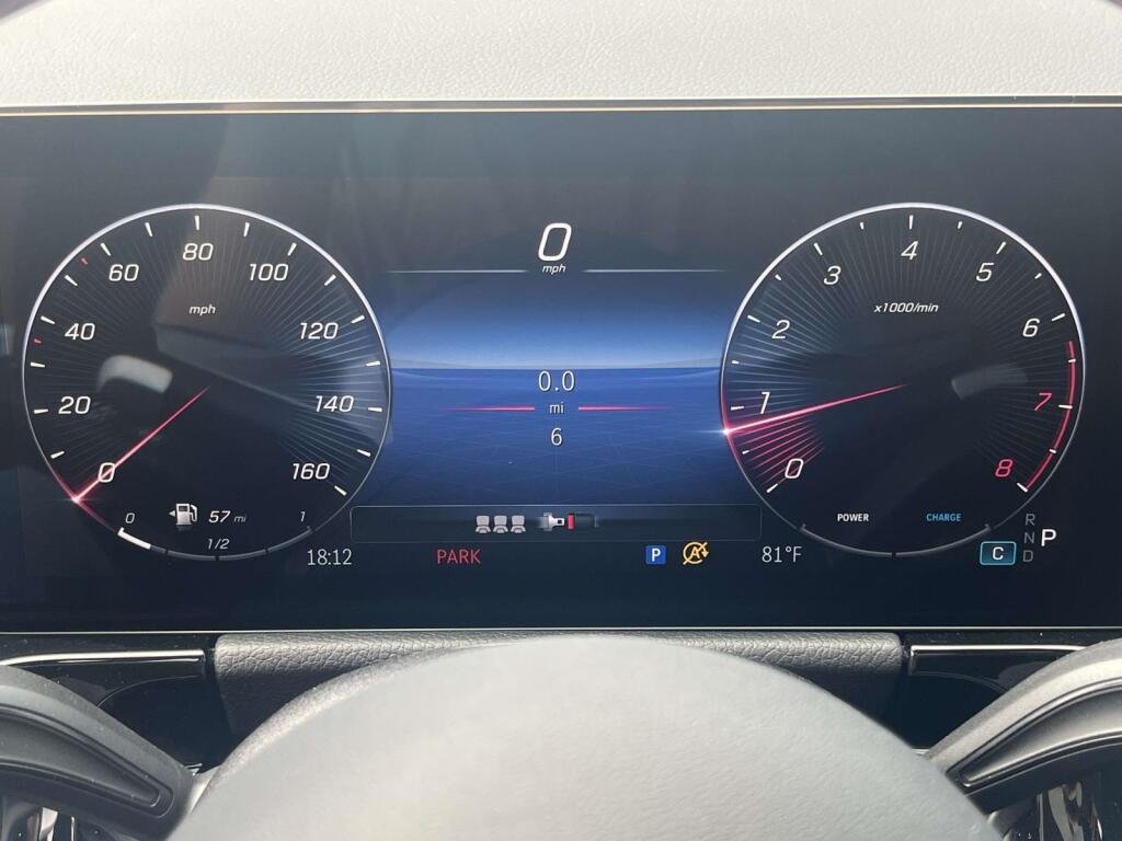 New 2026 MANUFAKTUR Patagonia Red Metallic Mercedes-Benz GLA 250 image 3
