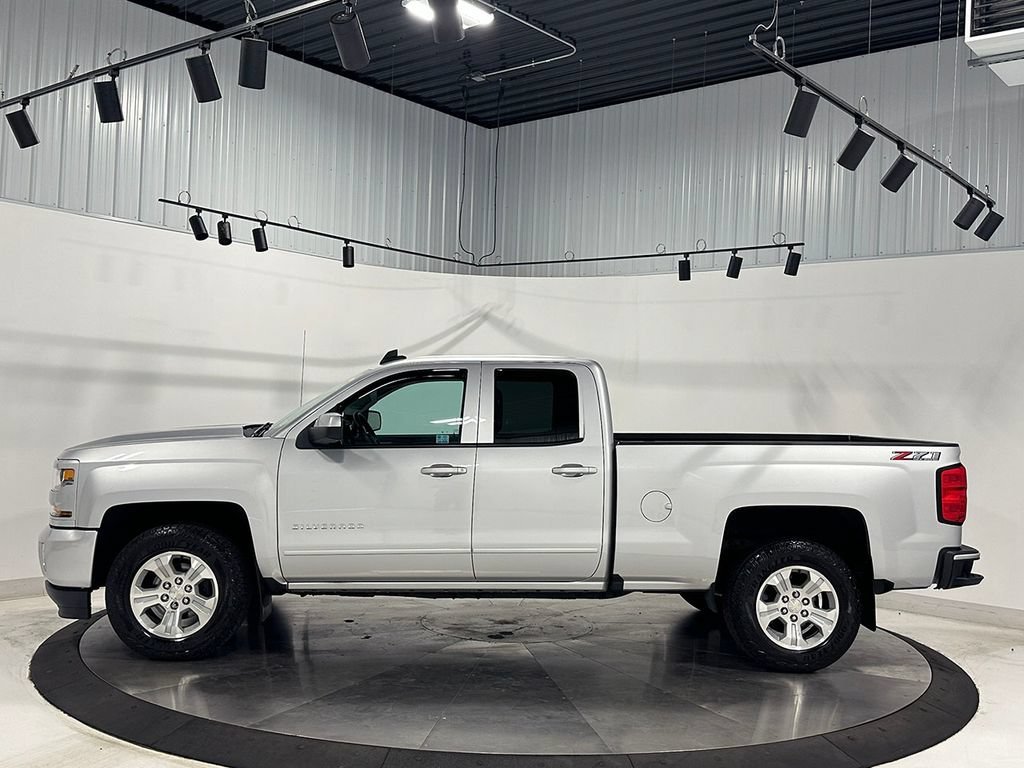 Used 2019 SILVER ICE METALLIC Chevrolet LT image 15