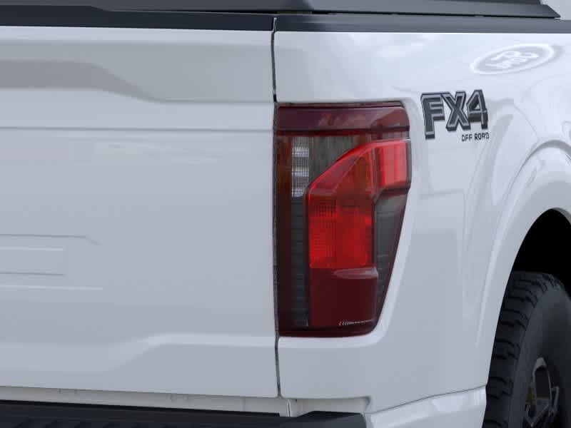 New 2026 Oxford White Ford XLT image 21