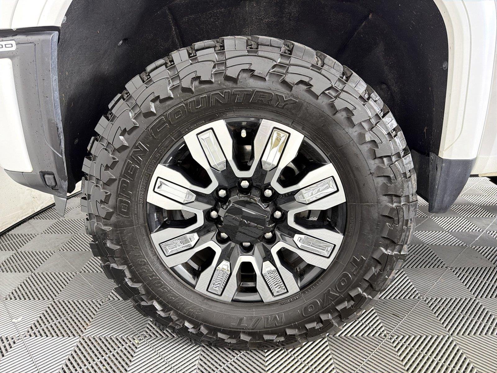 Certified Used 2024 White Frost Tricoat GMC Denali image 9