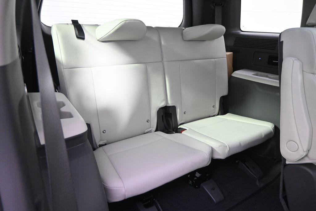 New 2026 Phantom Black Hyundai Limited AWD image 19