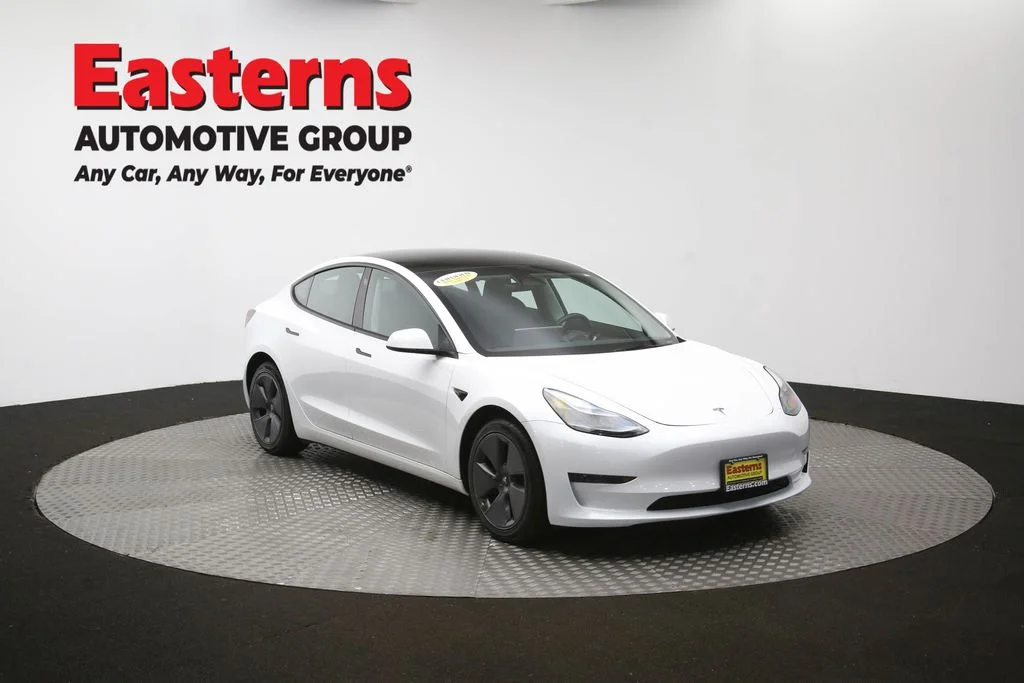 Used 2023 White Tesla Base image 43