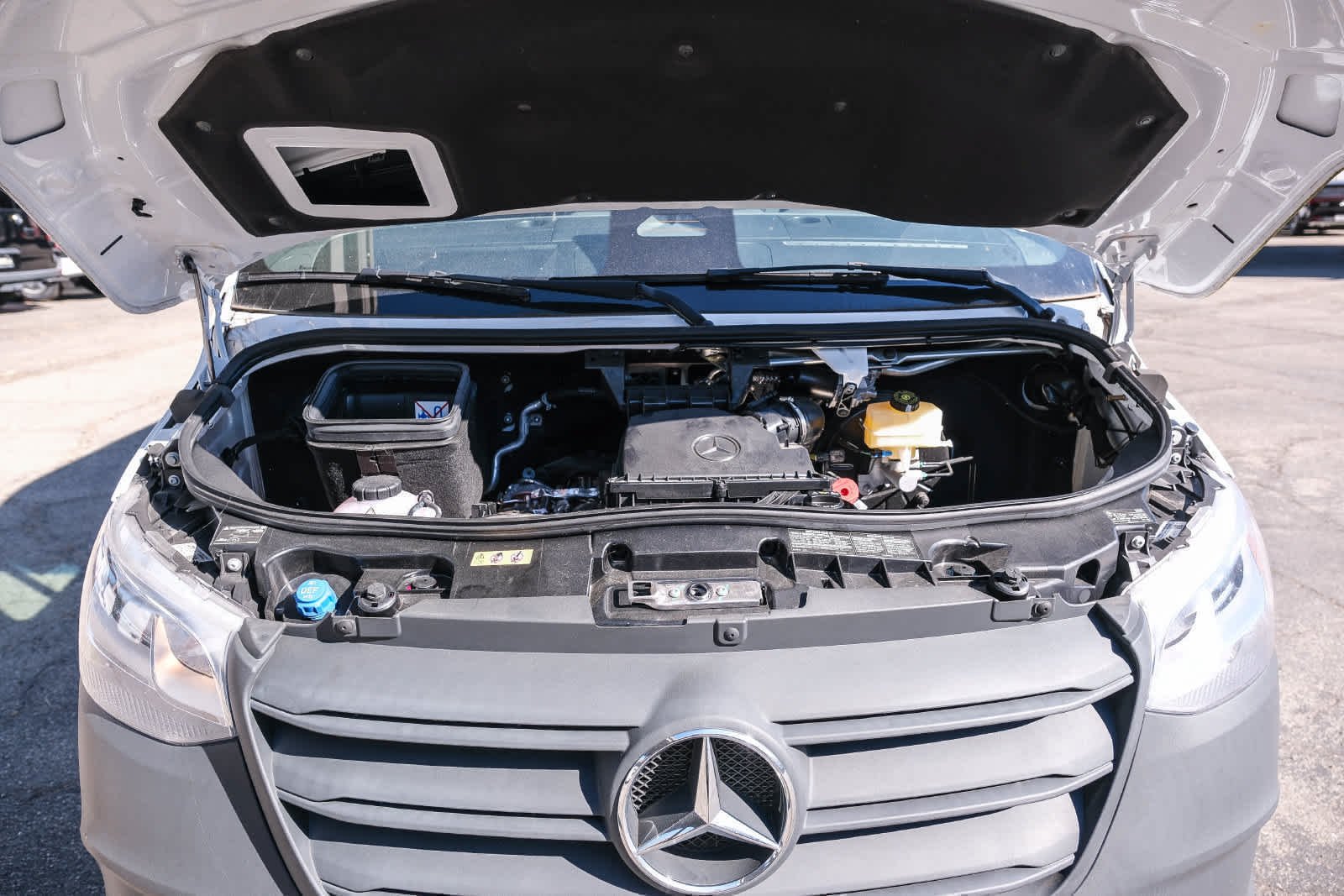 New 2025 Arctic+White Mercedes-Benz Cargo 144 WB  RWD 2.0L 4-Cylinder image 27