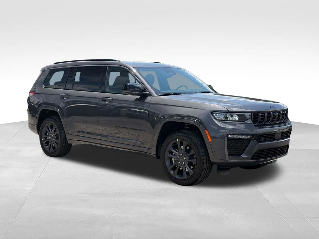 New 2026 Baltic Gray Metallic Clear-Coat Exterior Paint Jeep Limited Reserve image 3