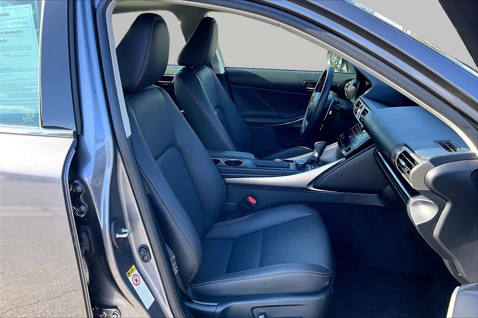 Used 2014 Nebula Gray Pearl Lexus  image 8