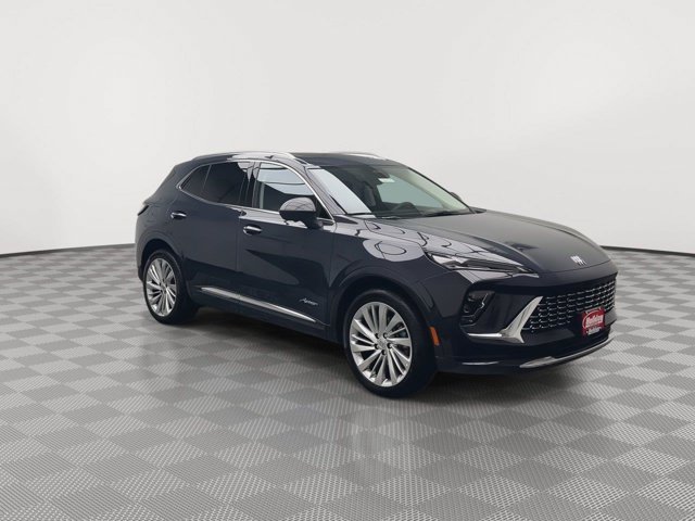 Used 2026 Midnight Opal Buick Avenir image 38