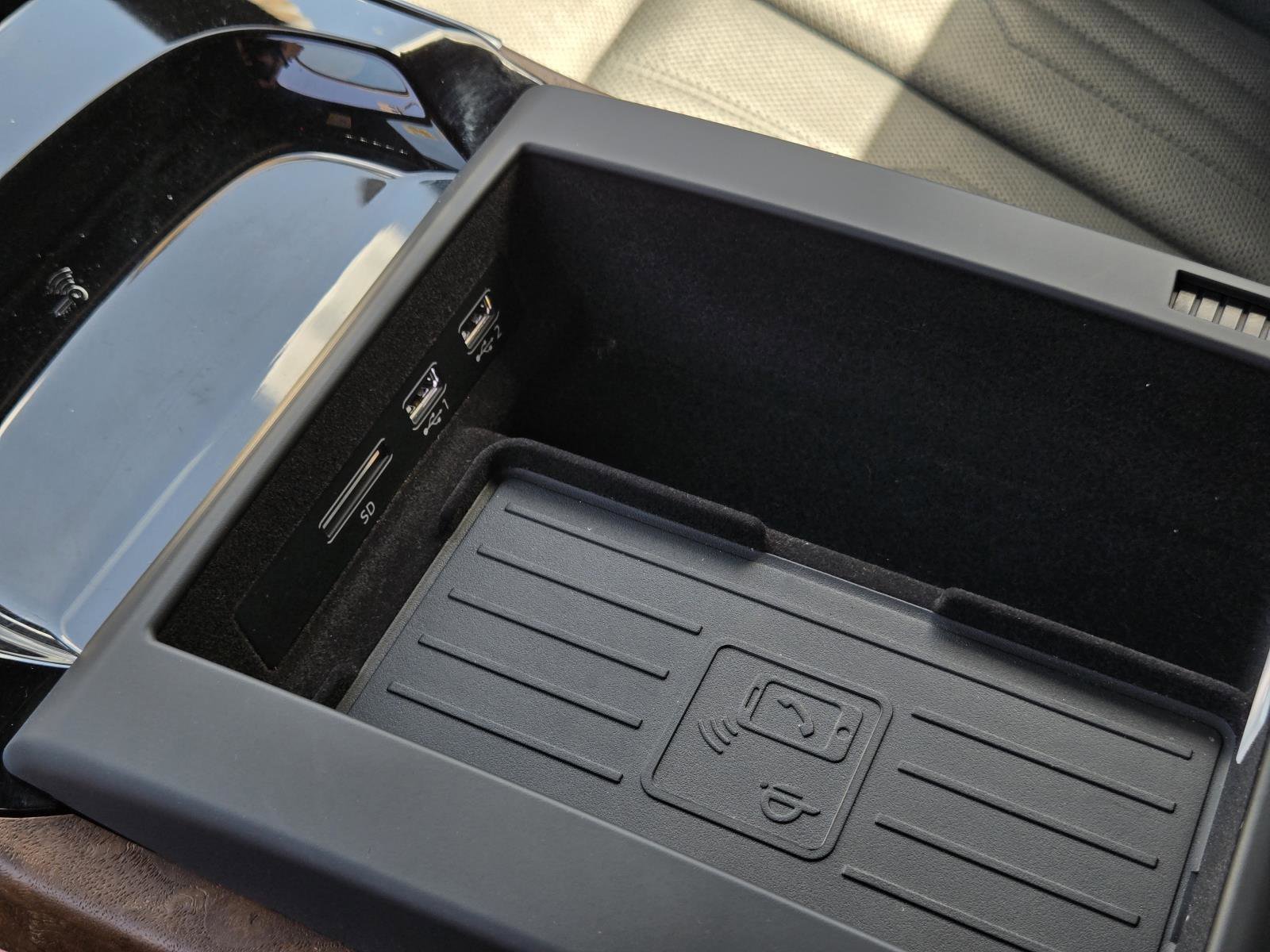 Used 2020 Black Metallic Audi 4.0 image 37