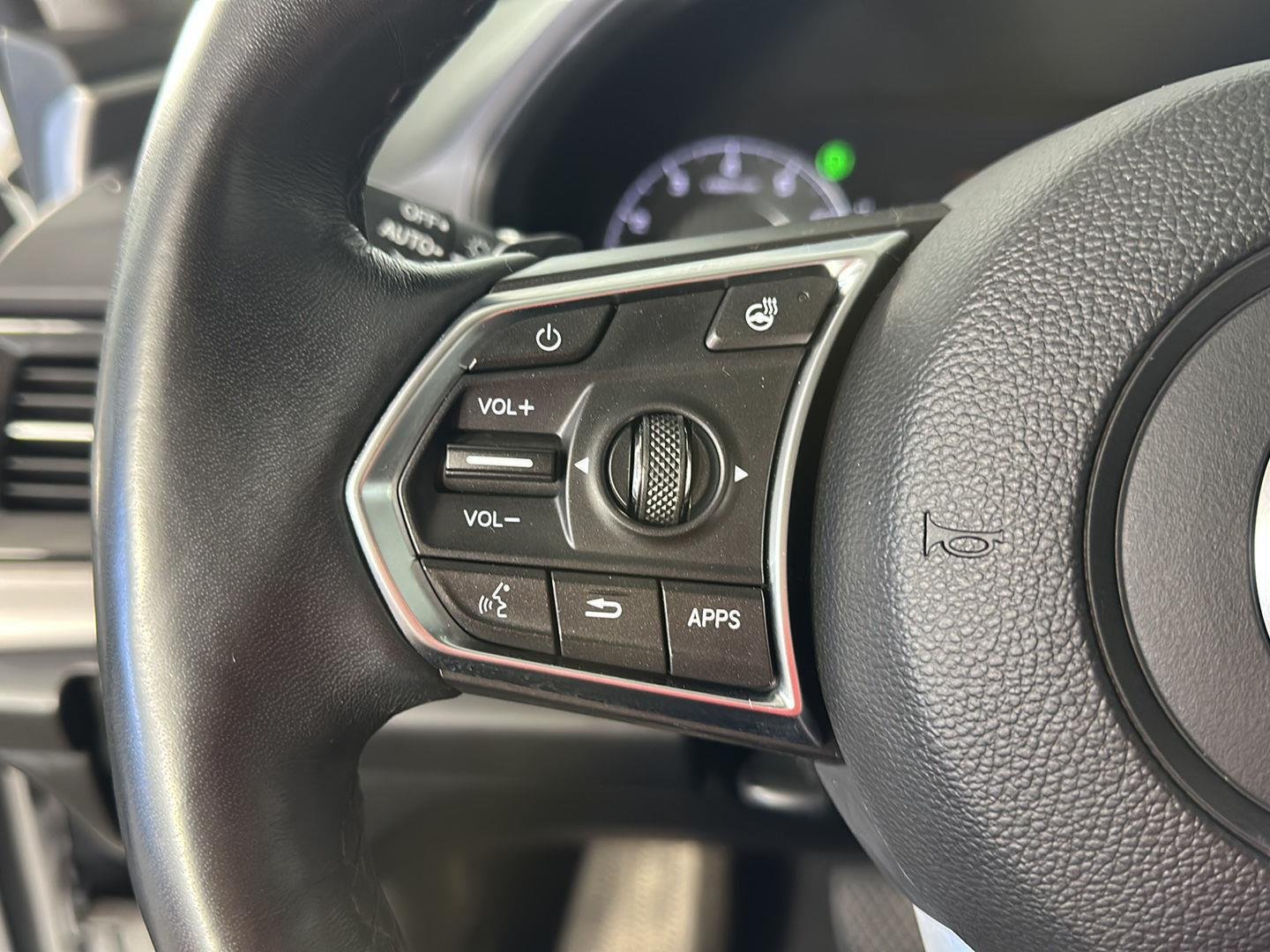 Used 2022 Platinum White Pearl Acura SH-AWD w/Tech image 12