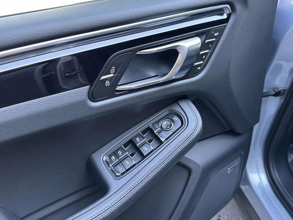 New 2026 Dolomite Silver Porsche  image 18