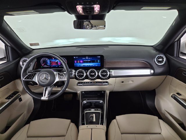 Used 2026 White Mercedes-Benz GLB 250 image 23