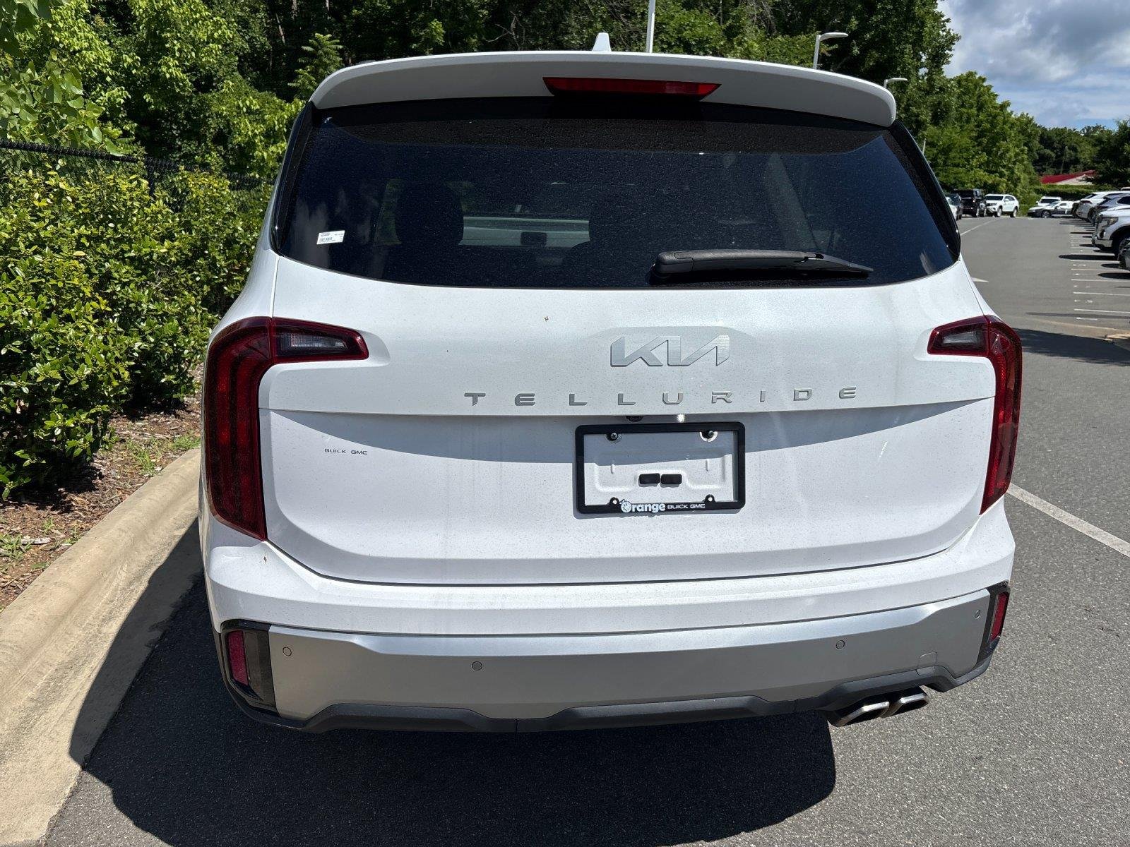 Used 2023 Glacial White Pearl Kia S image 4