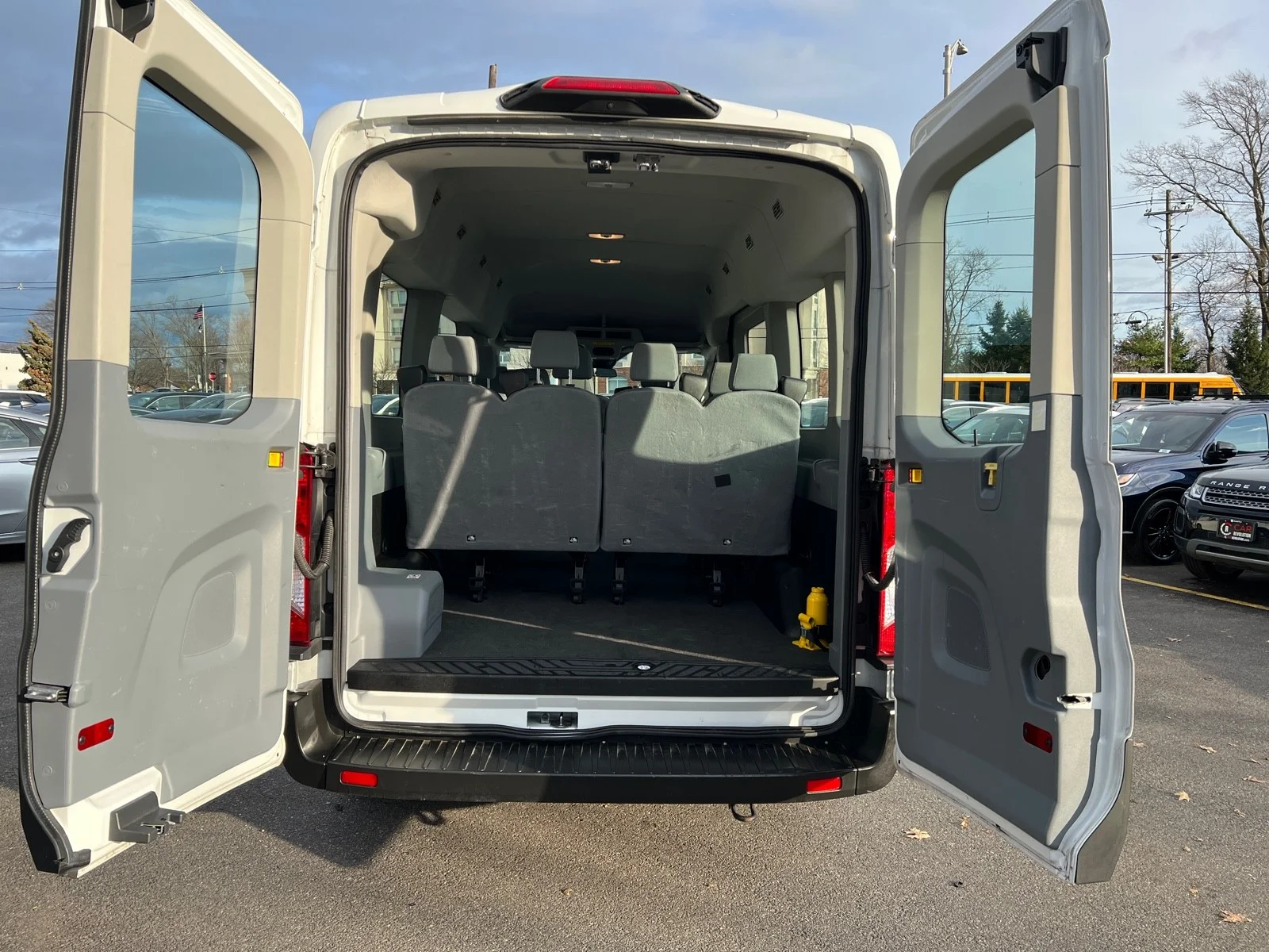 Used 2019 Oxford White Ford XLT T-350 148