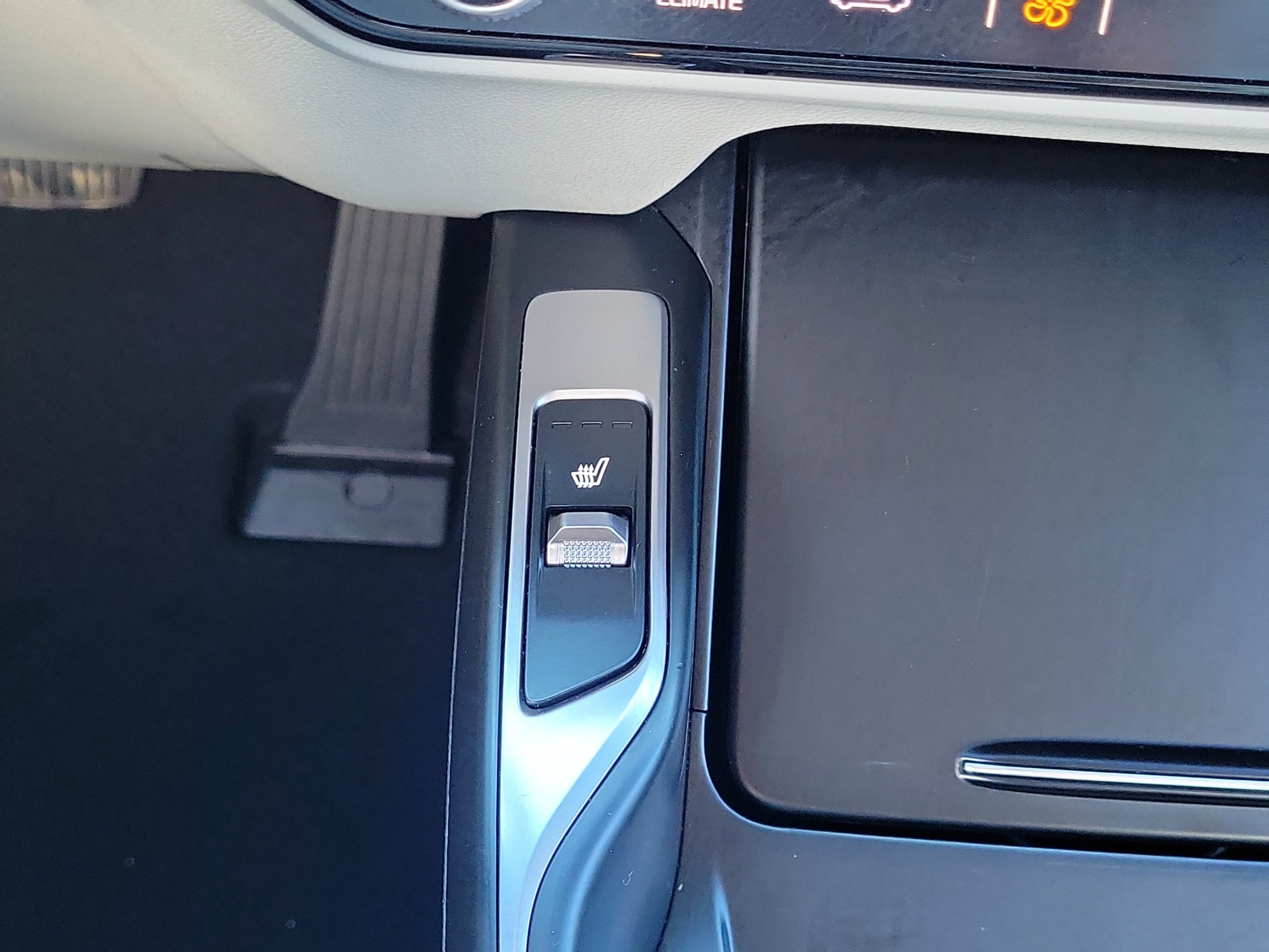 Used 2025 Silky Silver Kia EX image 22