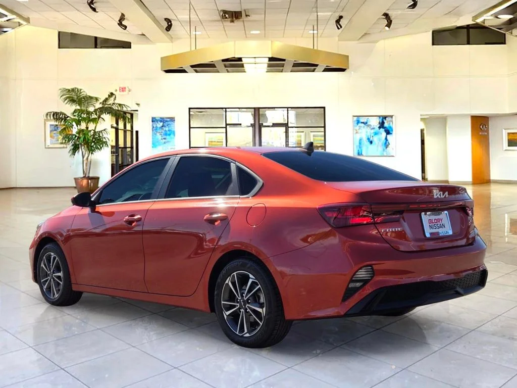 Used 2024 Red Kia LXS image 7