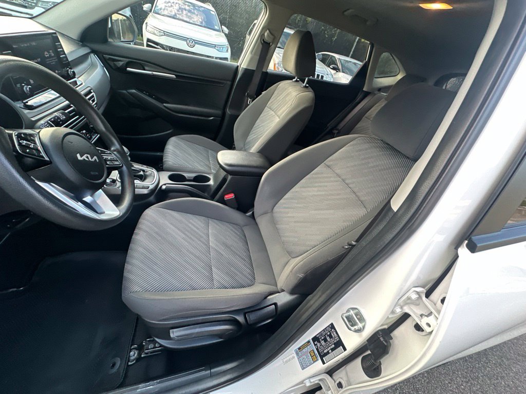 Used 2023 White Kia LX image 10