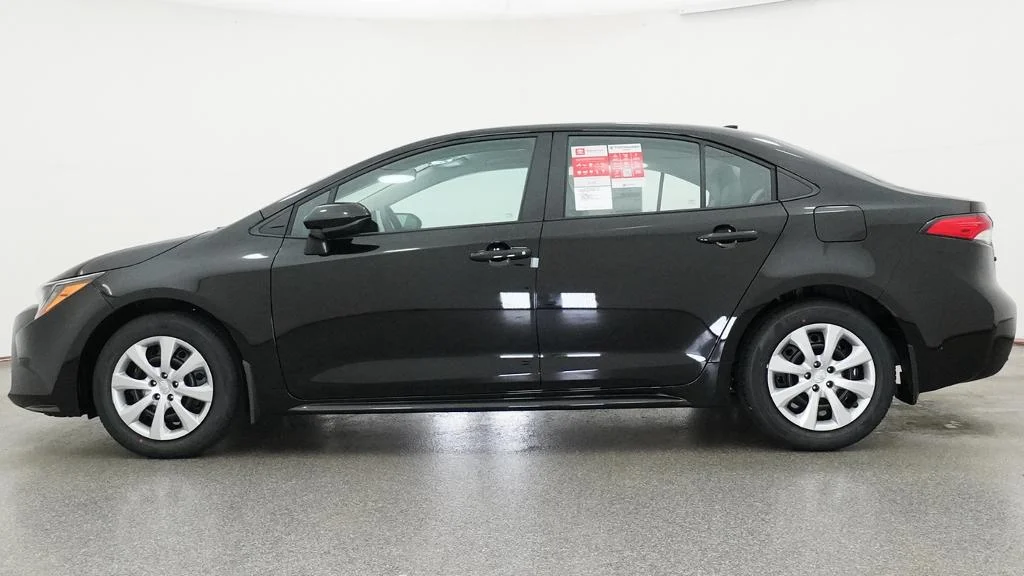 New 2026 Midnight Black Metallic Toyota LE image 2