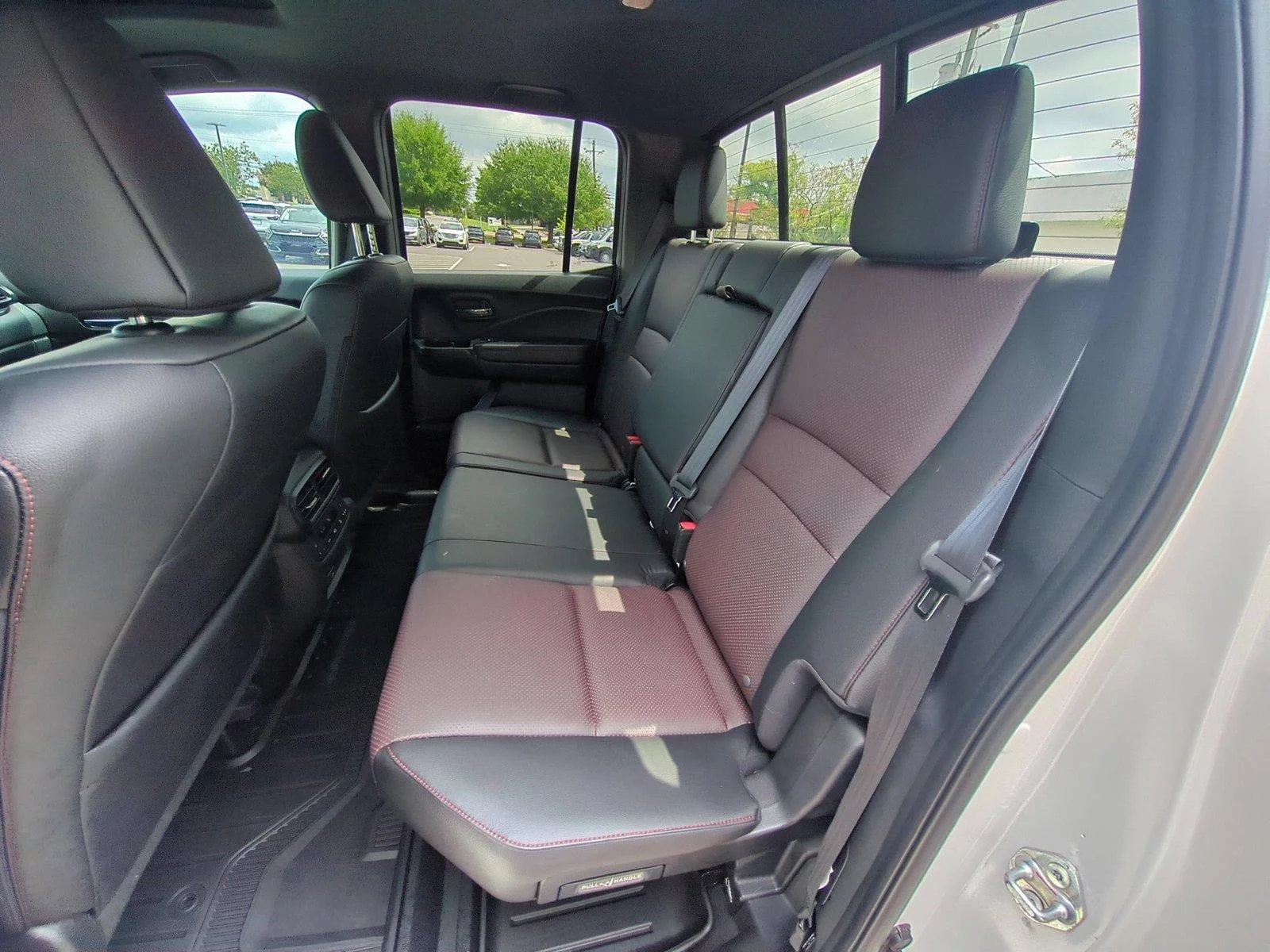 Used 2025 Platinum White Pearl Honda Black Edition image 34