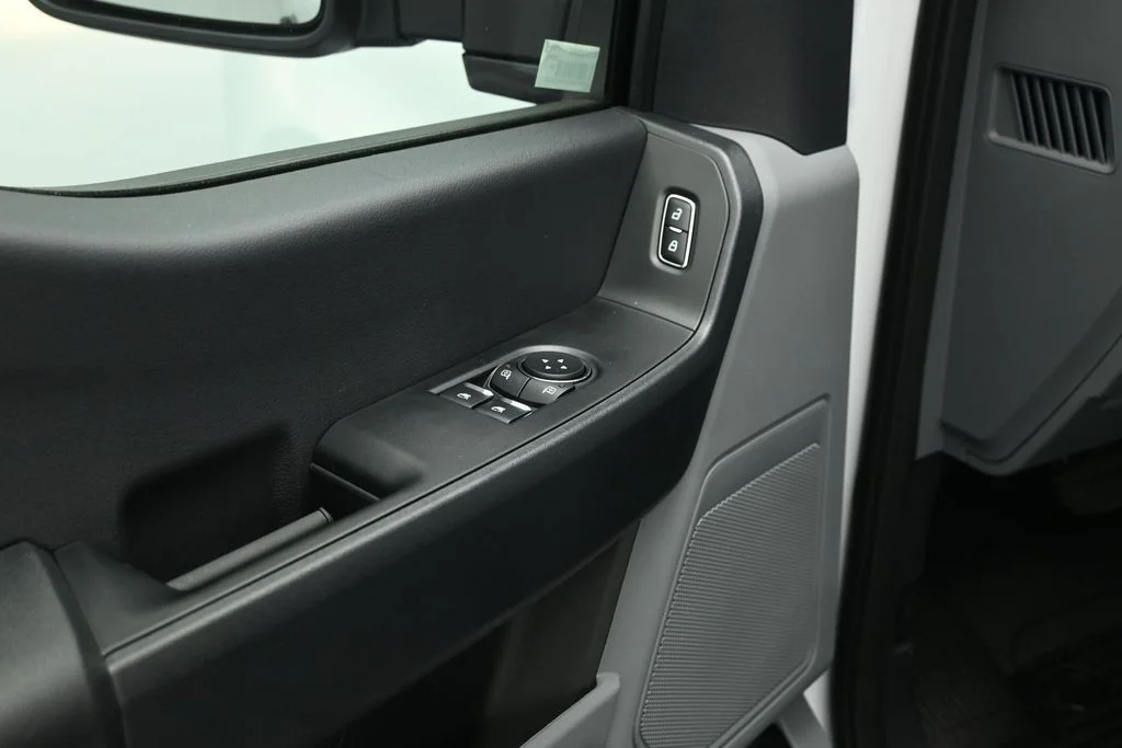 New 2026 Oxford White Ford XL image 6