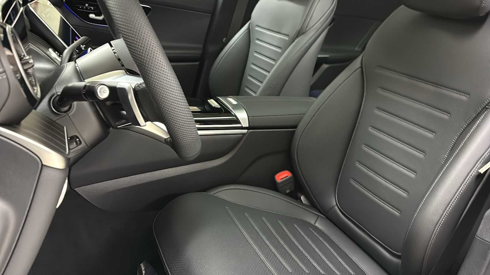 New 2026 Black Mercedes-Benz GLC 300 image 25