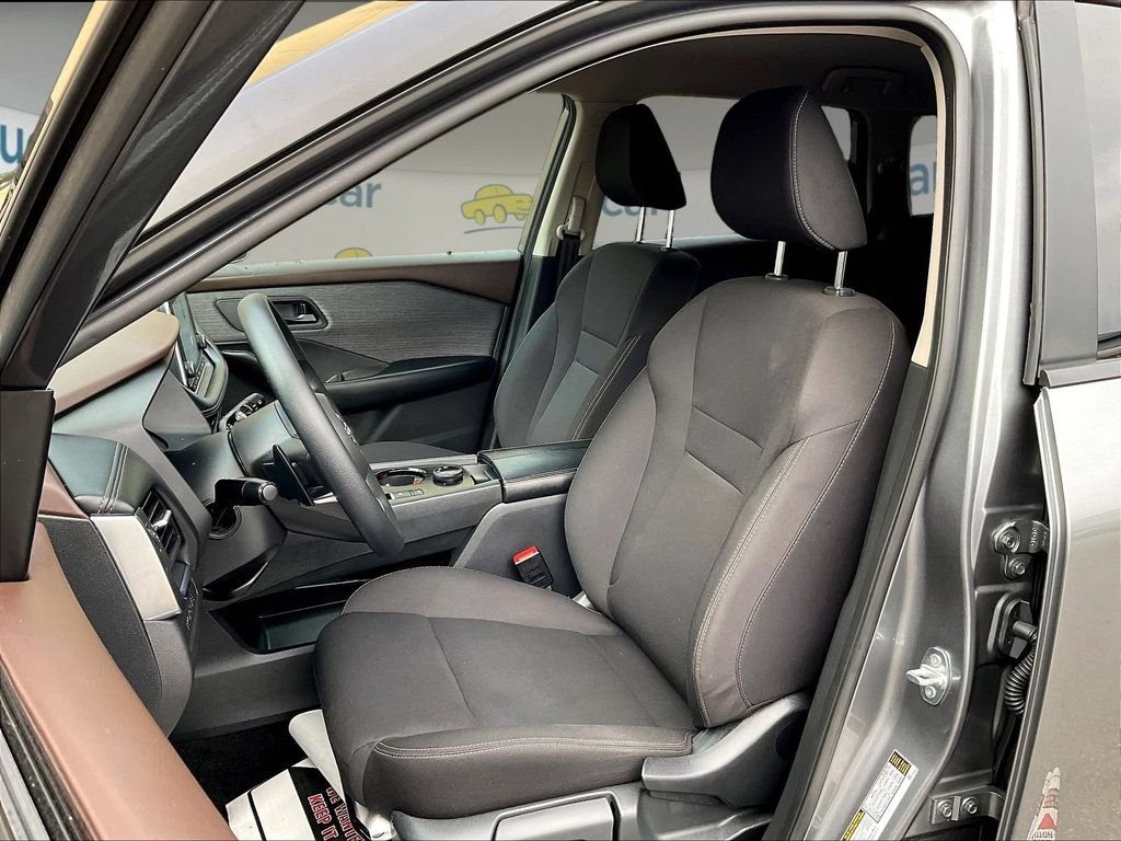 Used 2023 Gray Nissan S image 10
