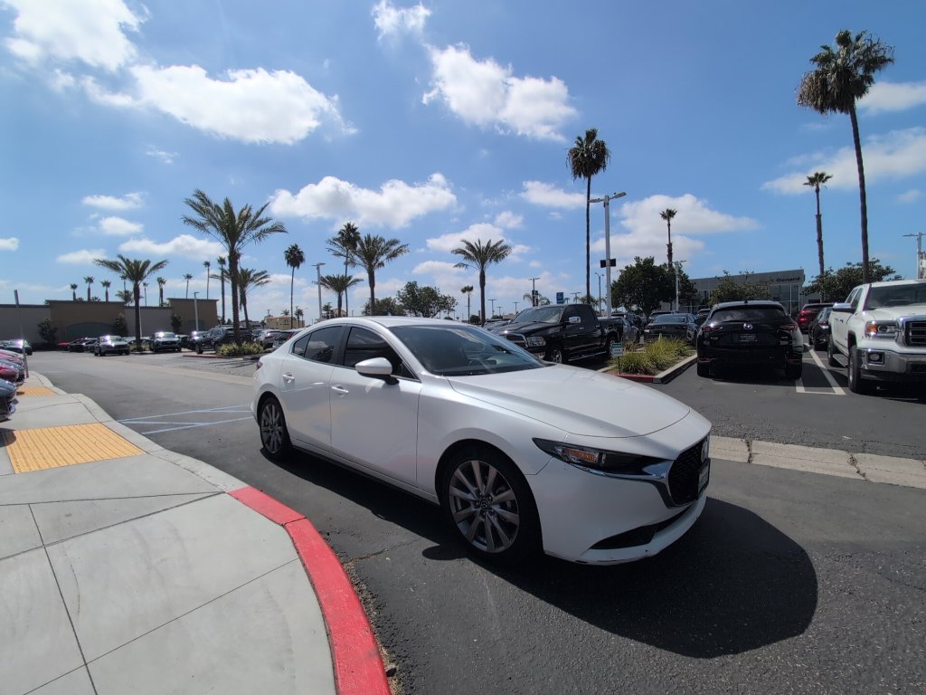 Used 2020 White Mazda Preferred image 30