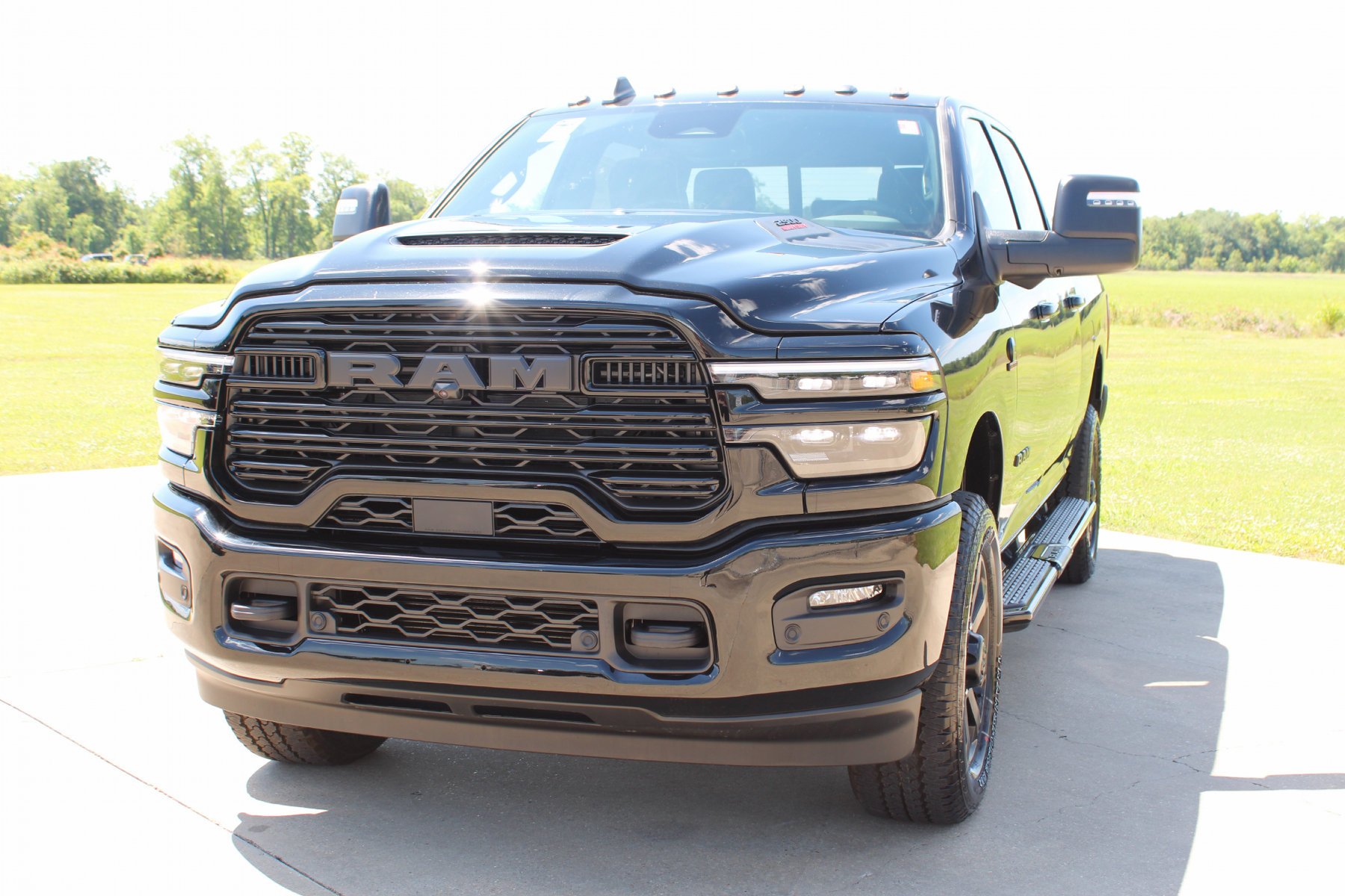 New 2026 Diamond Black Crystal Pearl-Coat Exterior Paint RAM Laramie 4x4 Crew Cab 6