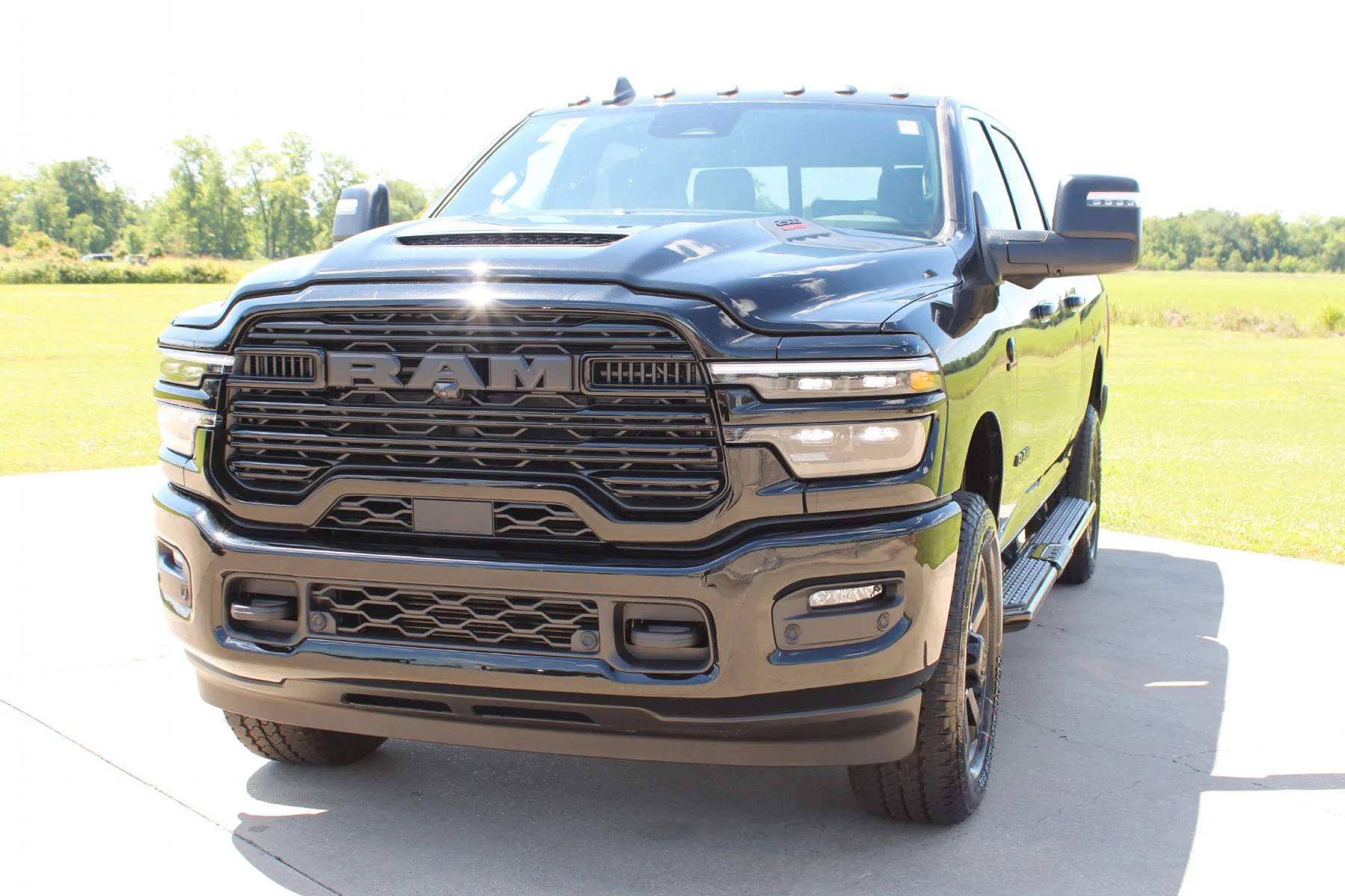 New 2026 Diamond Black Crystal Pearl-Coat Exterior Paint RAM Laramie 4x4 Crew Cab 6
