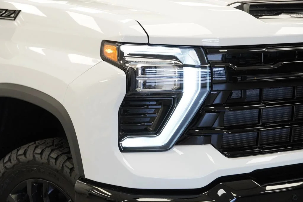 New 2026 Summit White Chevrolet LTZ image 32
