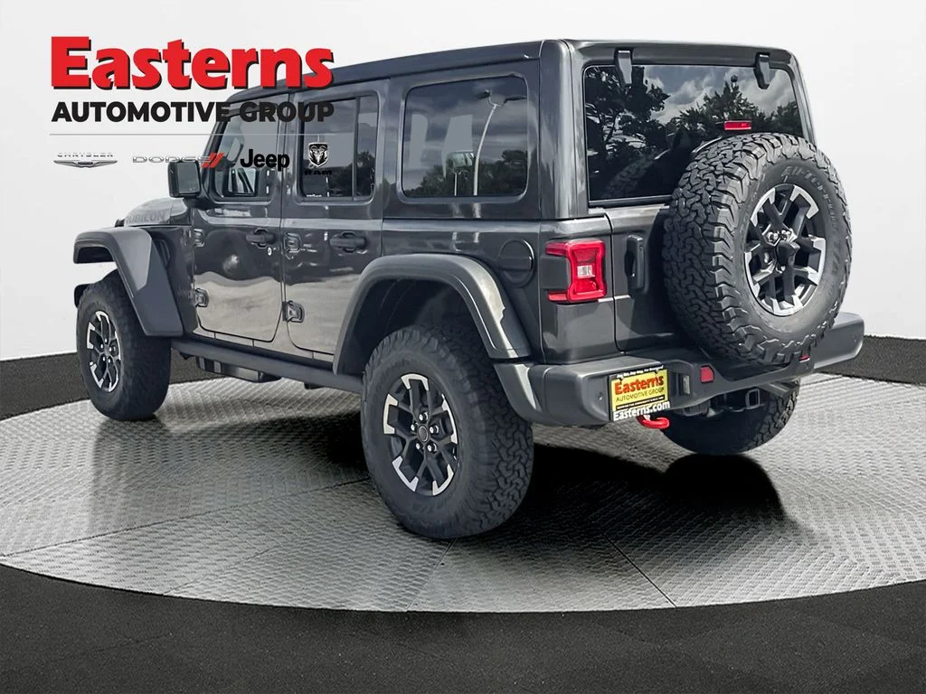 New 2026 Granite Crystal Metallic Clear-Coat Exterior Paint Jeep Rubicon image 6