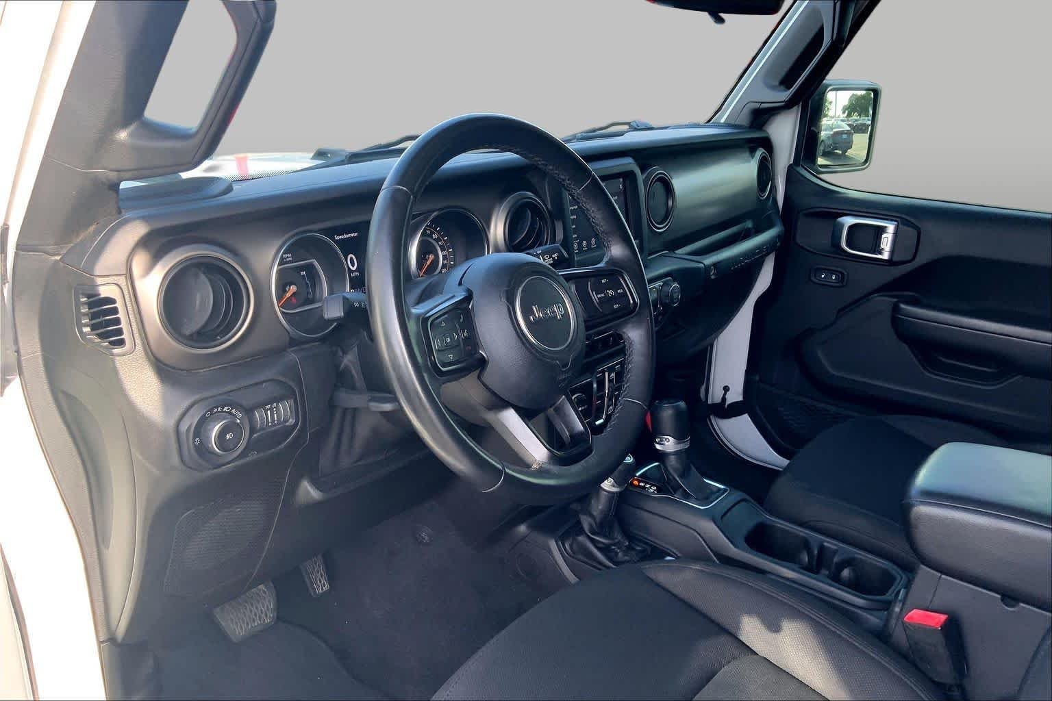 Used 2019 Bright White Clearcoat Jeep Sport S image 18