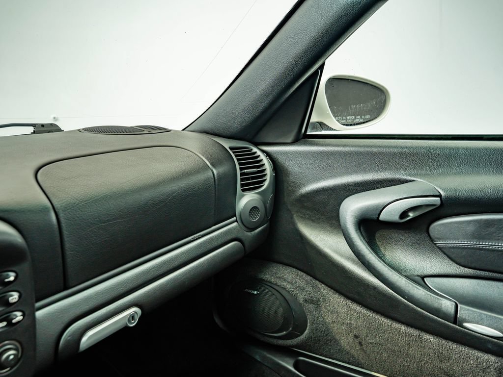 Used 2003 Carrara White Porsche Carrera image 38