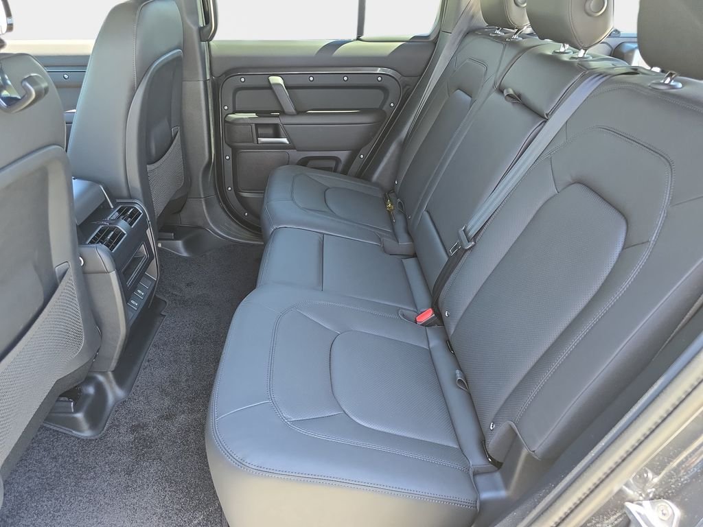 New 2026 Carpathian Grey Land Rover X-Dynamic SE image 14