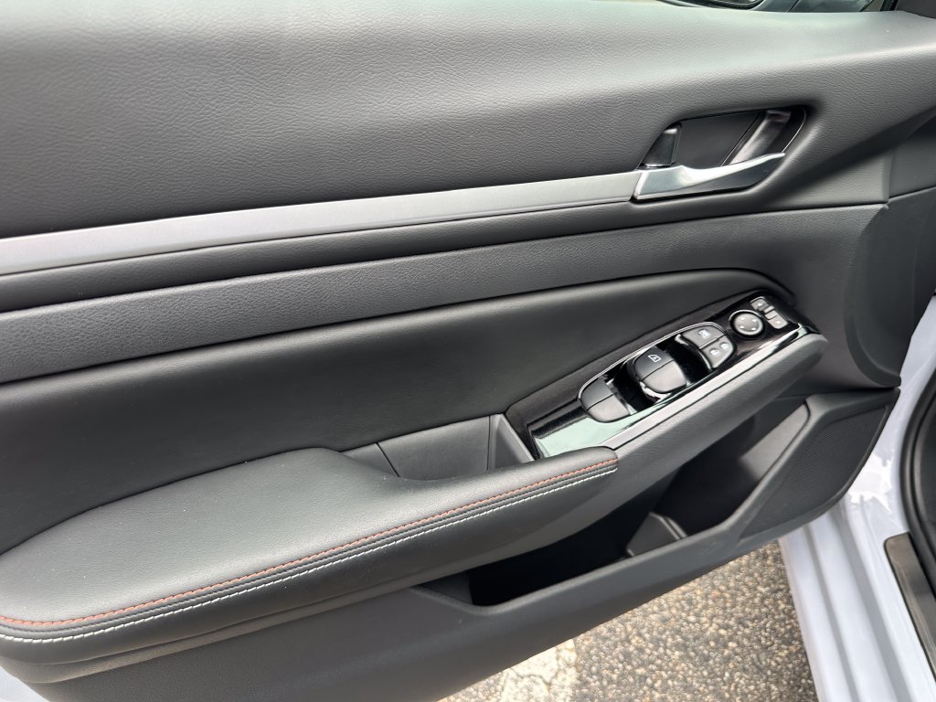 Used 2025 Gray Nissan 2.5 SR image 15