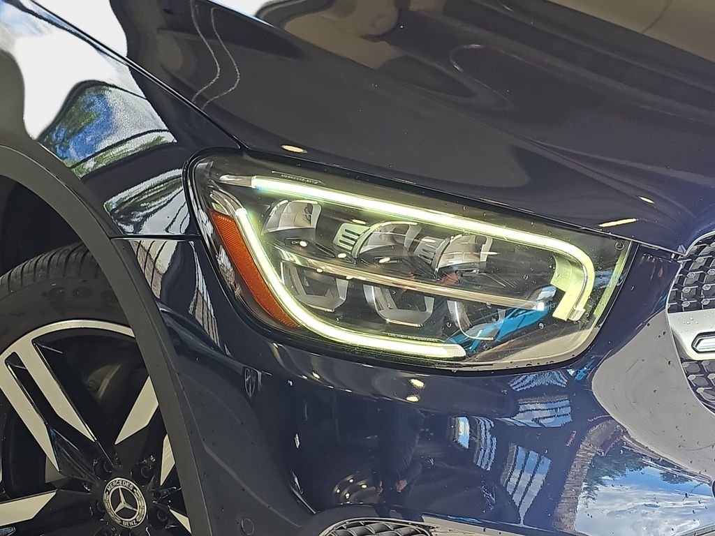 Used 2021  Mercedes-Benz GLC 300 Coupe image 33