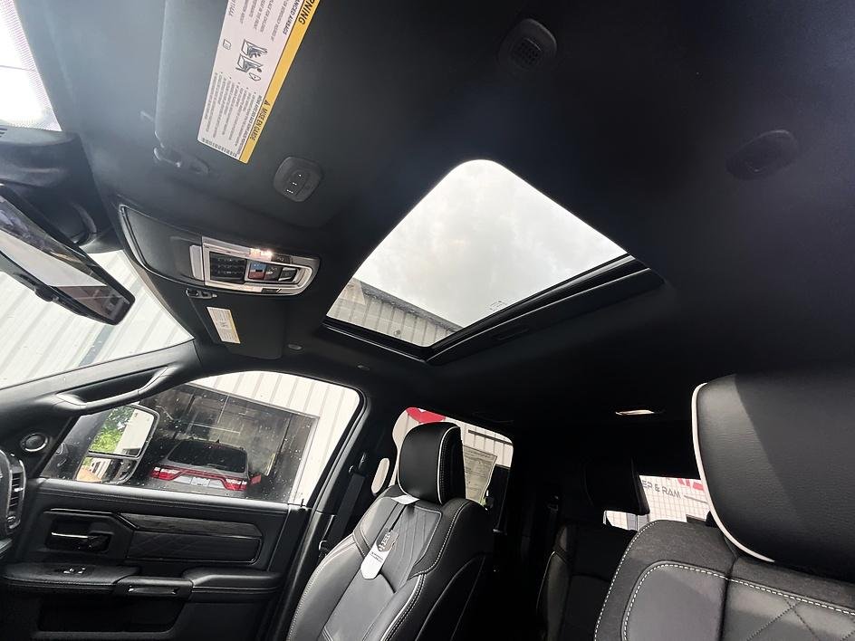 New 2026 Diamond Black Crystal Pearl-Coat Exterior Paint RAM Limited image 34