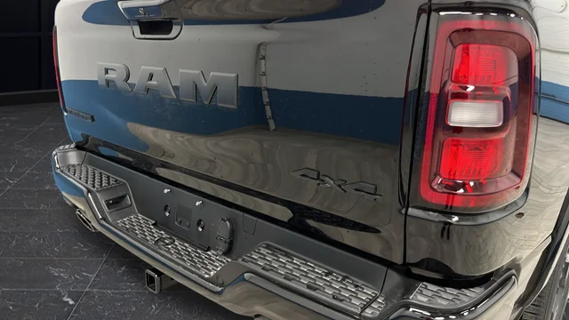 New 2026 Diamond Black Crystal Pearl-Coat Exterior Paint RAM Big Horn/Lone Star image 38
